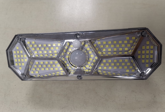 Lampada da giardino a energia solare a 240 gradi per illuminazione esterna impermeabile